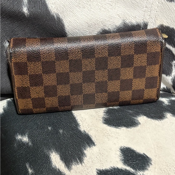 Louis Vuitton CA3029 Damier Ebene Long Wallet - Picture 5 of 15